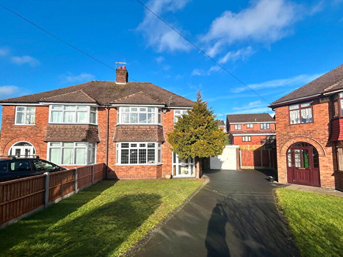 3 Bedroom Semi Detached House For Sale In Oakfield Avenue, Woodsetton, DY1