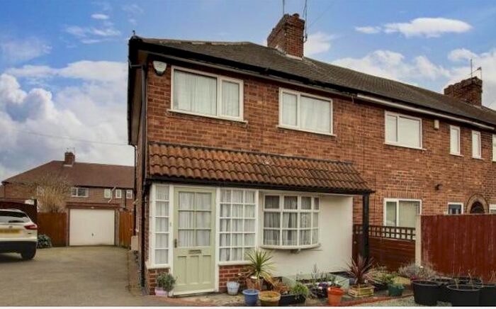 3 Bedroom House To Rent In Crofton Close, Nottingham, NG8