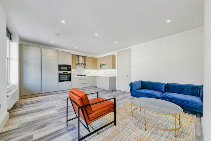 2 Bedroom Flat To Rent In Bennett Park, London, SE3