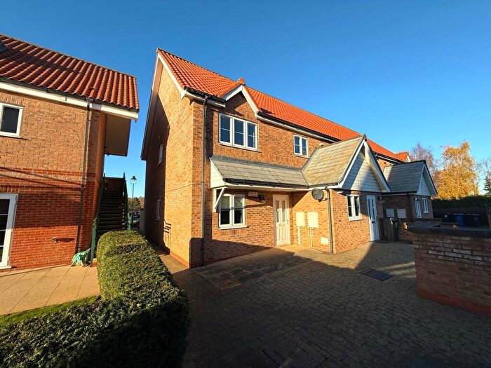 2 Bedroom Flat For Sale In Ellisons Quay, Burton Waters, Lincoln, LN1