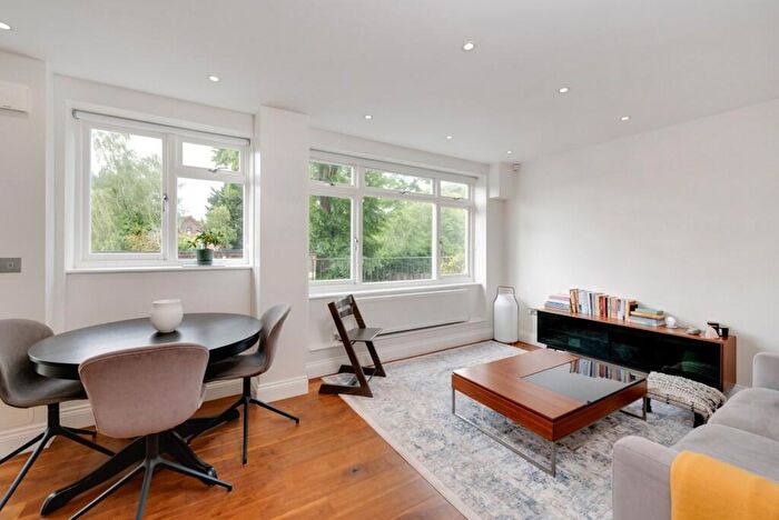2 Bedroom Apartment To Rent In North End, Hampstead, NW3