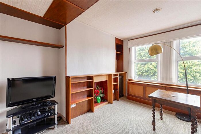 1 Bedroom Flat For Sale In Twynholm Mansions, Lillie Road, London, SW6