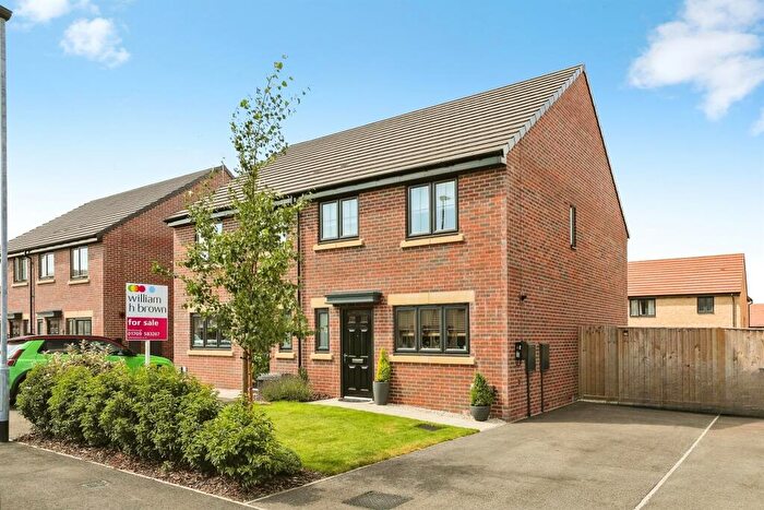 3 Bedroom Semi-Detached House For Sale In Bluebell Way, Thurnscoe, Rotherham, S63