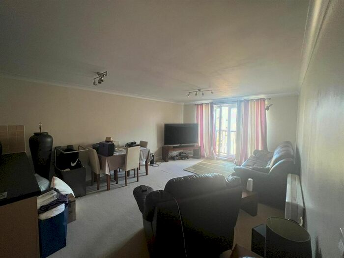 2 Bedroom Flat To Rent In Argent Court, Argent Street, Grays, RM17
