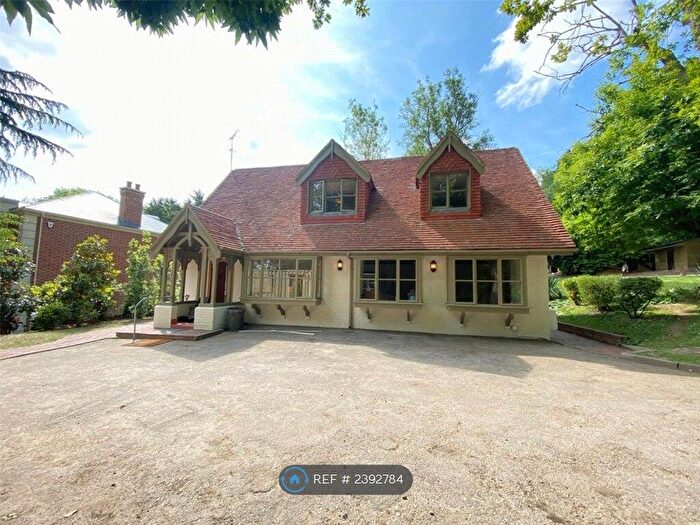 3 Bedroom Detached House To Rent In Rowhill Road, Dartford, DA2