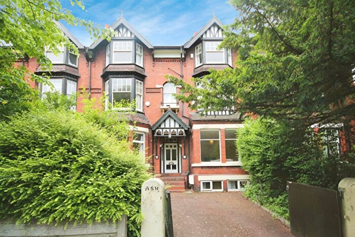 2 Bedroom Flat To Rent In Lapwing Lane, West Didsbury, Manchester, M20