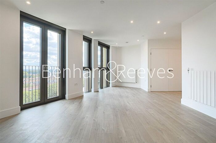 1 Bedroom Flat To Rent In Affinity View, London, E16