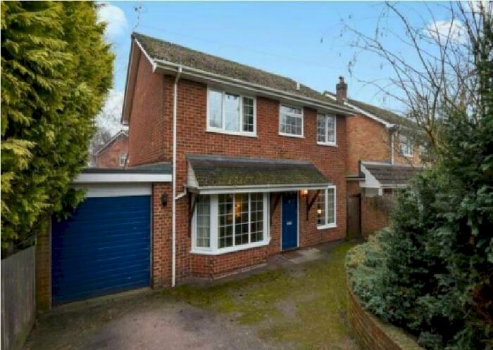 4 Bedroom Detached House To Rent In Woking, Surrey, GU22