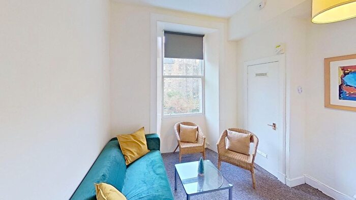 3 Bedroom Flat To Rent In Grindlay Street, Edinburgh, EH3