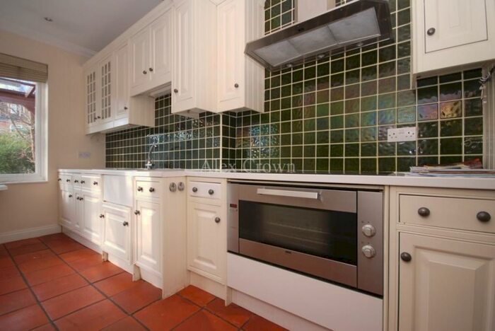 4 Bedroom Terraced House To Rent In Baker Street, Enfield, EN1