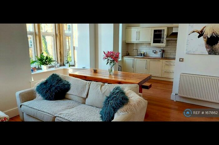 2 Bedroom Flat To Rent In The Grange A, Sheffield, S10