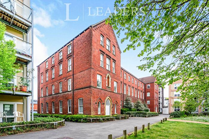 3 Bedroom Apartment To Rent In James Weld Close, Southampton, SO15