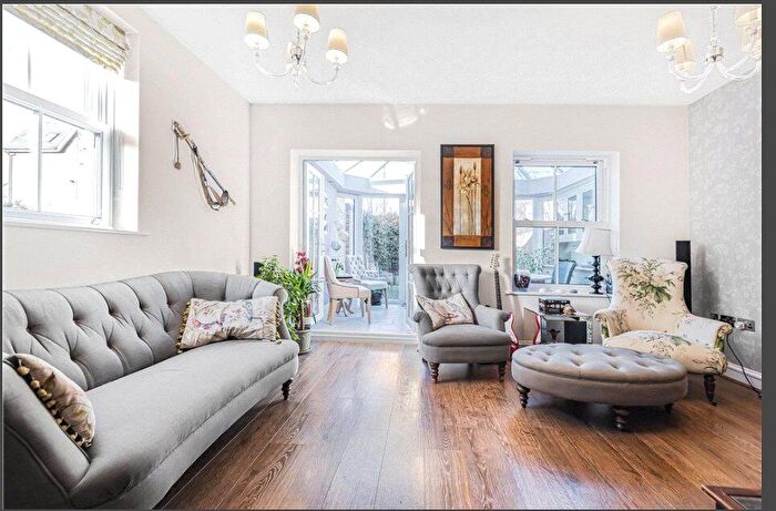 4 Bedroom House To Rent In Kensington Mews, Windsor, SL4