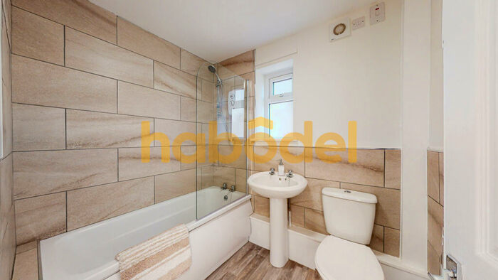 1 Bedroom Flat To Rent In Braithwaite, Keighley, BD22