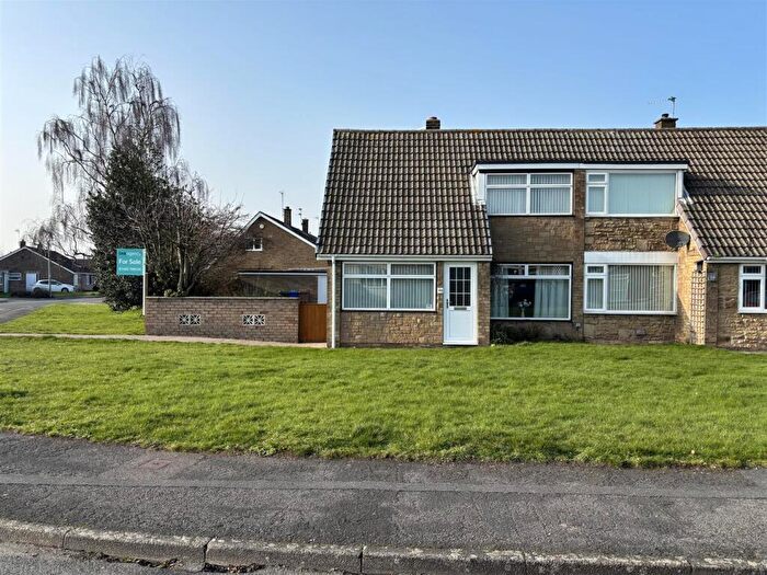 3 Bedroom Semi-Detached Bungalow For Sale In The Meadows, Howden, Goole, DN14