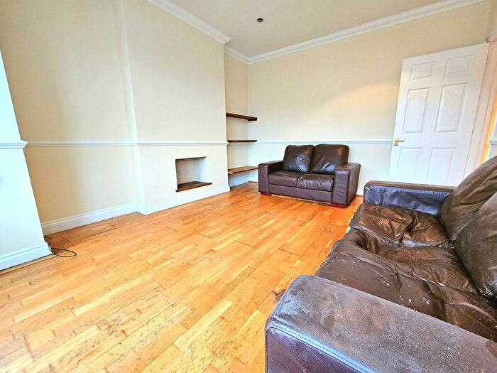 2 Bedroom Flat To Rent In High Street, Wealdstone, HA3