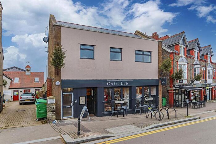 1 Bedroom Apartment To Rent In High Street, Llandaff, Cardiff, CF5