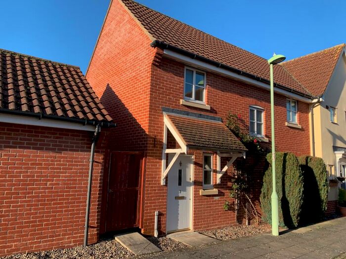 3 Bedroom House To Rent In Myrtle Close, IP33