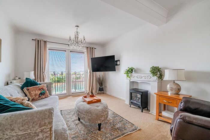 2 Bedroom Flat For Sale In Hookhills Road, Paignton, Devon, TQ4