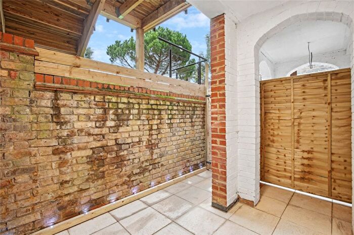 1 Bedroom Flat For Sale In Seymour Road, London, SW18