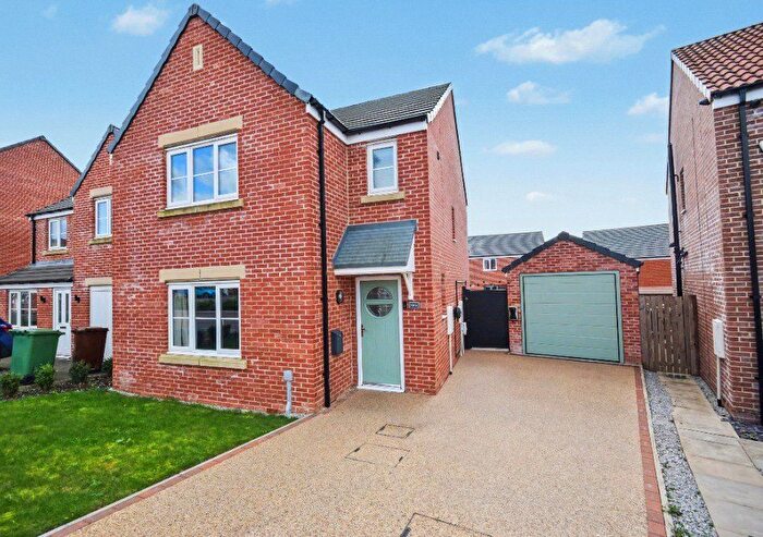 3 Bedroom Detached House For Sale In Limestone Road, Wakefield, West Yorkshire, WF1