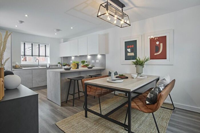 3 Bedroom Detached House For Sale In Beaumont Manor, Hemel Hempstead, HP2