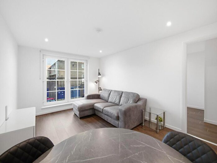 2 Bedroom Flat For Sale In / Giles Street, Edinburgh, EH6