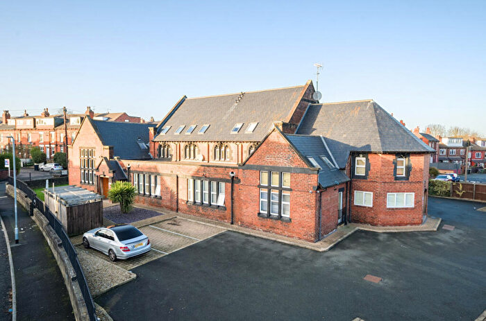 2 Bedroom Flat For Sale In St Hughes Lodge, Armley Lodge Road, Armley, Leeds, LS12