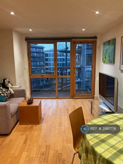 2 Bedroom Flat To Rent In Mcclintock House, Leeds, LS10