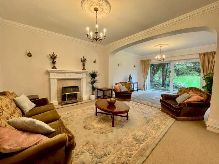 7 Bedroom Detached House For Sale In Woodlands Drive, Atherton