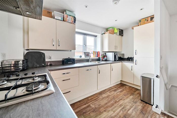 2 Bedroom Coach House For Sale In Cavendish Drive, Locks Heath, SO31