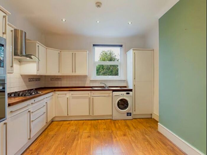 5 Bedroom Semi-Detached House To Rent In Charlmont Road, London, SW17