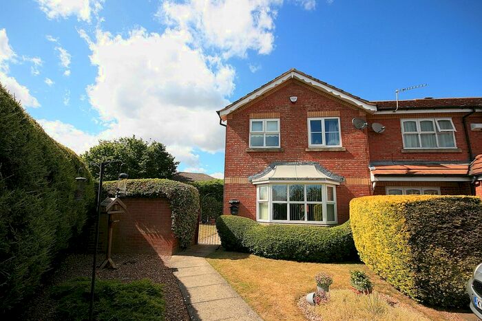 3 Bedroom End Of Terrace House To Rent In Cross Waters Close, Wootton, Northampton, NN4
