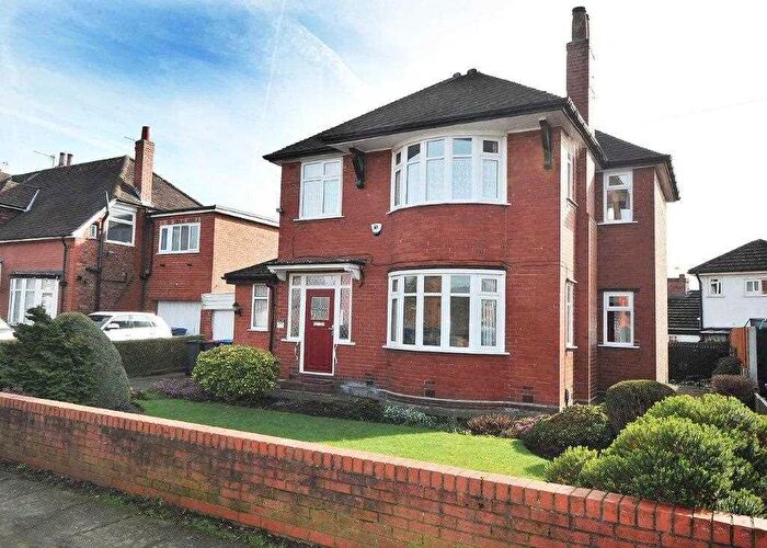 4 Bedroom Detached House For Sale In Springfield Lane, Irlam, M44