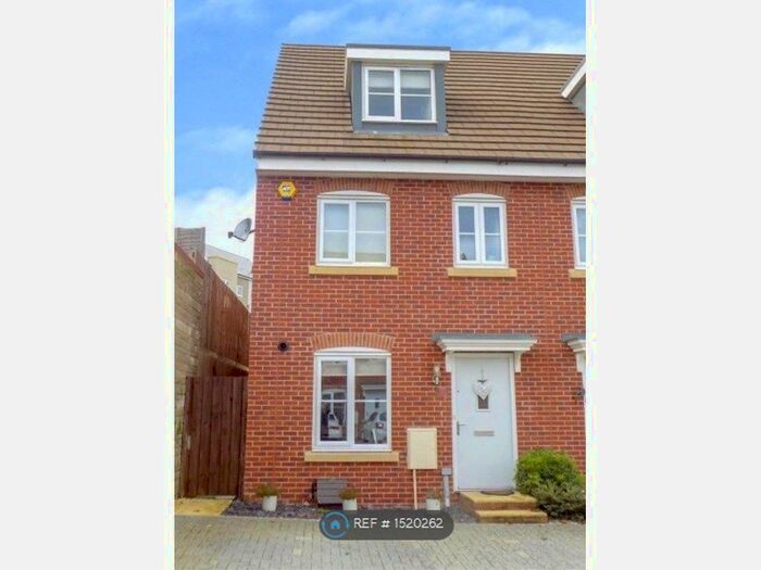 3 Bedroom Semi-Detached House To Rent In The Farm, Purton, West Swindon, SN5