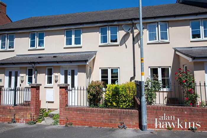 3 Bedroom Terraced House For Sale In Cloatley Crescent, Royal Wootton Bassett, SN4