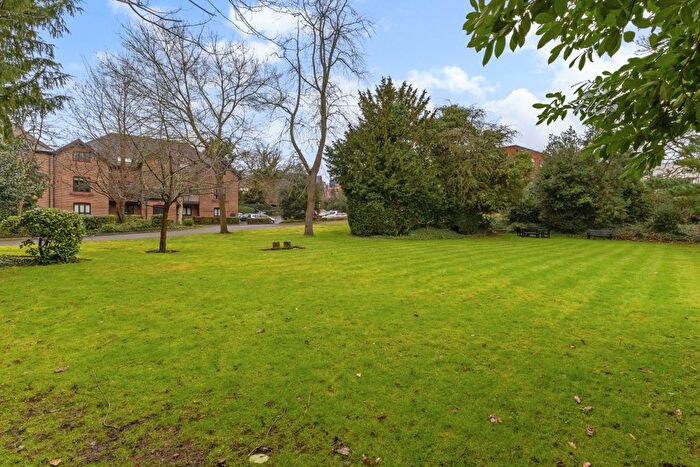 2 Bedroom Flat For Sale In Sheet Street, Windsor, SL4