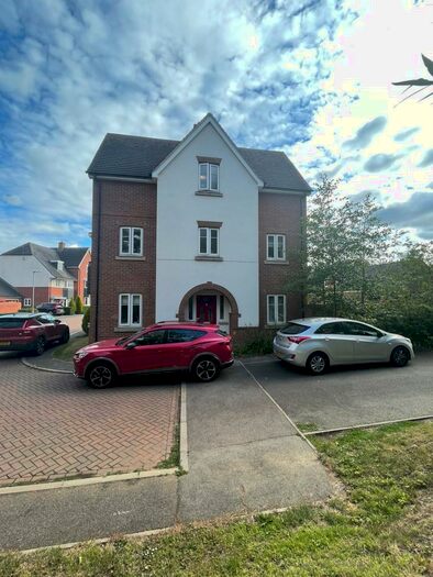 4 Bedroom House To Rent In Fitzgerald Court, Northampton, NN3