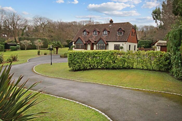 5 Bedroom Detached House For Sale In Cuttinglye Road, RH10