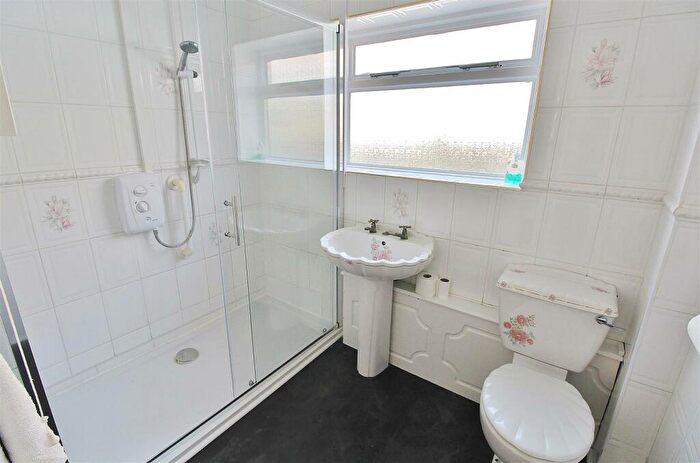 2 Bedroom Detached Bungalow For Sale In Seafields Road, Holland On Sea, CO15