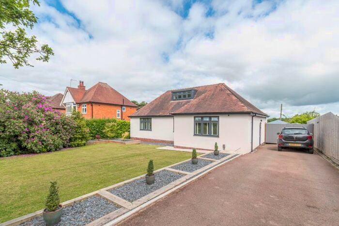3 Bedroom Bungalow For Sale In Crumpfields Lane, Webheath, Redditch, B97
