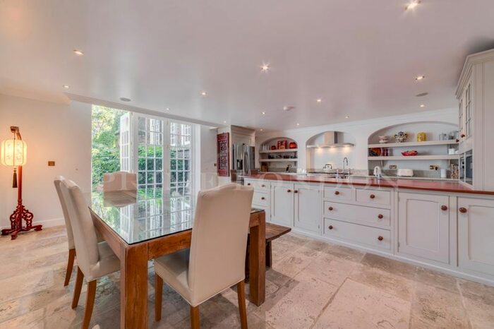 5 Bedroom Town House To Rent In South Street, Mayfair, London, W1K