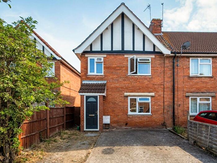 3 Bedroom End Of Terrace House For Sale In Landmead, Glastonbury, BA6