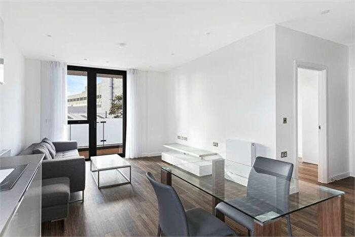 1 Bedroom Flat To Rent In Hornbeam House, Quebec Way, London, SE16