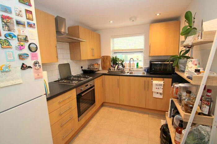 2 Bedroom Flat To Rent In B London Road, Hemel Hempstead, Hertfordshire, HP3