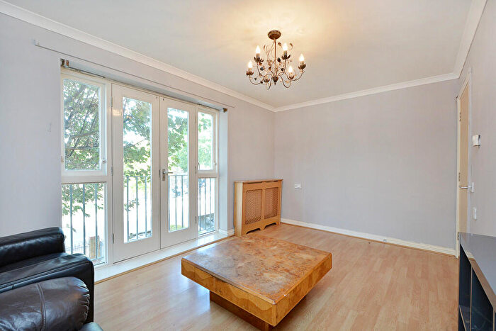 2 Bedroom Apartment To Rent In Semley Gate, London, E9