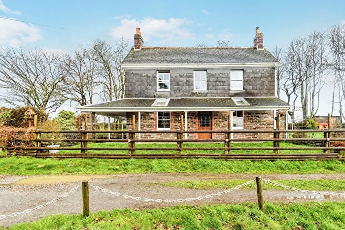 3 Bedroom Detached House For Sale In Yeolmbridge, Launceston, Cornwall, PL15