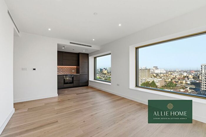 1 Bedroom Flat For Sale In Starboard Way, Riverscape, E16