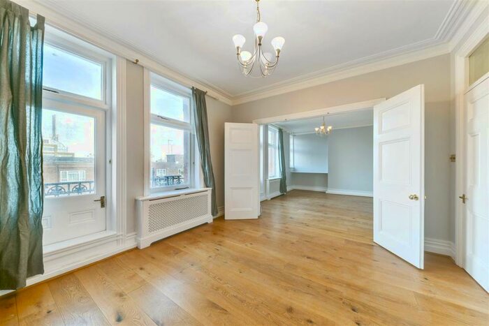 3 Bedroom Flat To Rent In Editha Mansions, SW10
