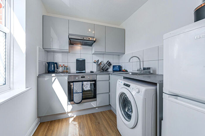 1 Bedroom Flat For Sale In Paxton Close, Forest Hill, London, SE23